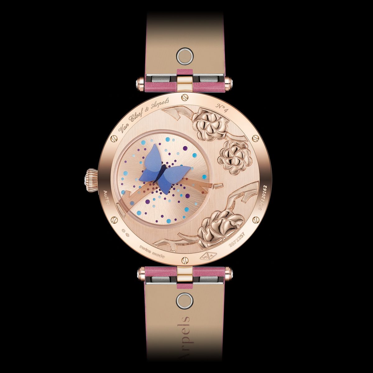 나비를 그려 넣은 무브먼트로 케이스백까지 봄으로 물들인 레이디 아펠 에르 플로랄 스리지에 / 이미지 출처 : 반클리프 아펠