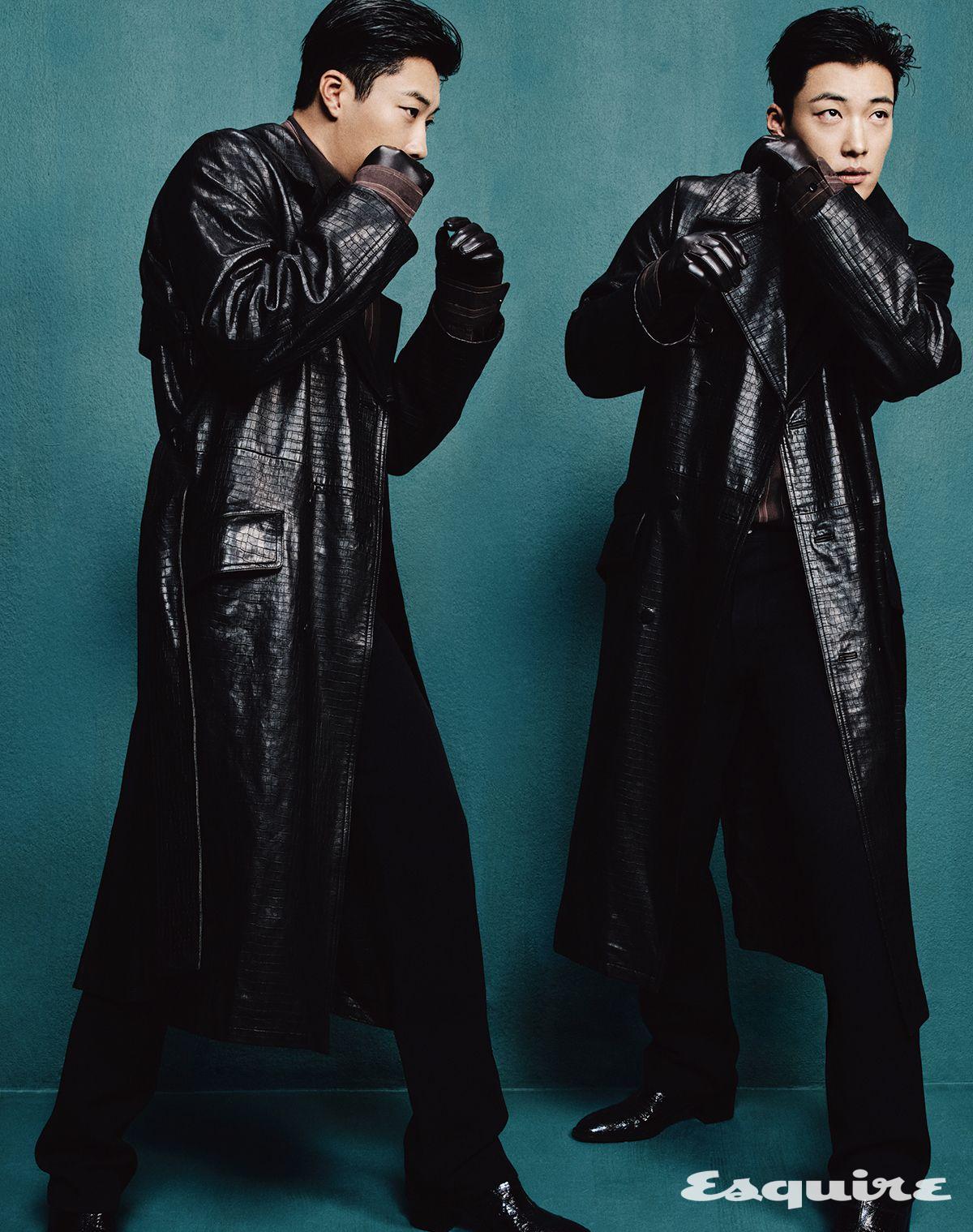 코트, 셔츠 모두 아미리. 팬츠 꾸레쥬. 슈즈 크리스찬 루부탱. 글러브 스타일리스트 소장품.