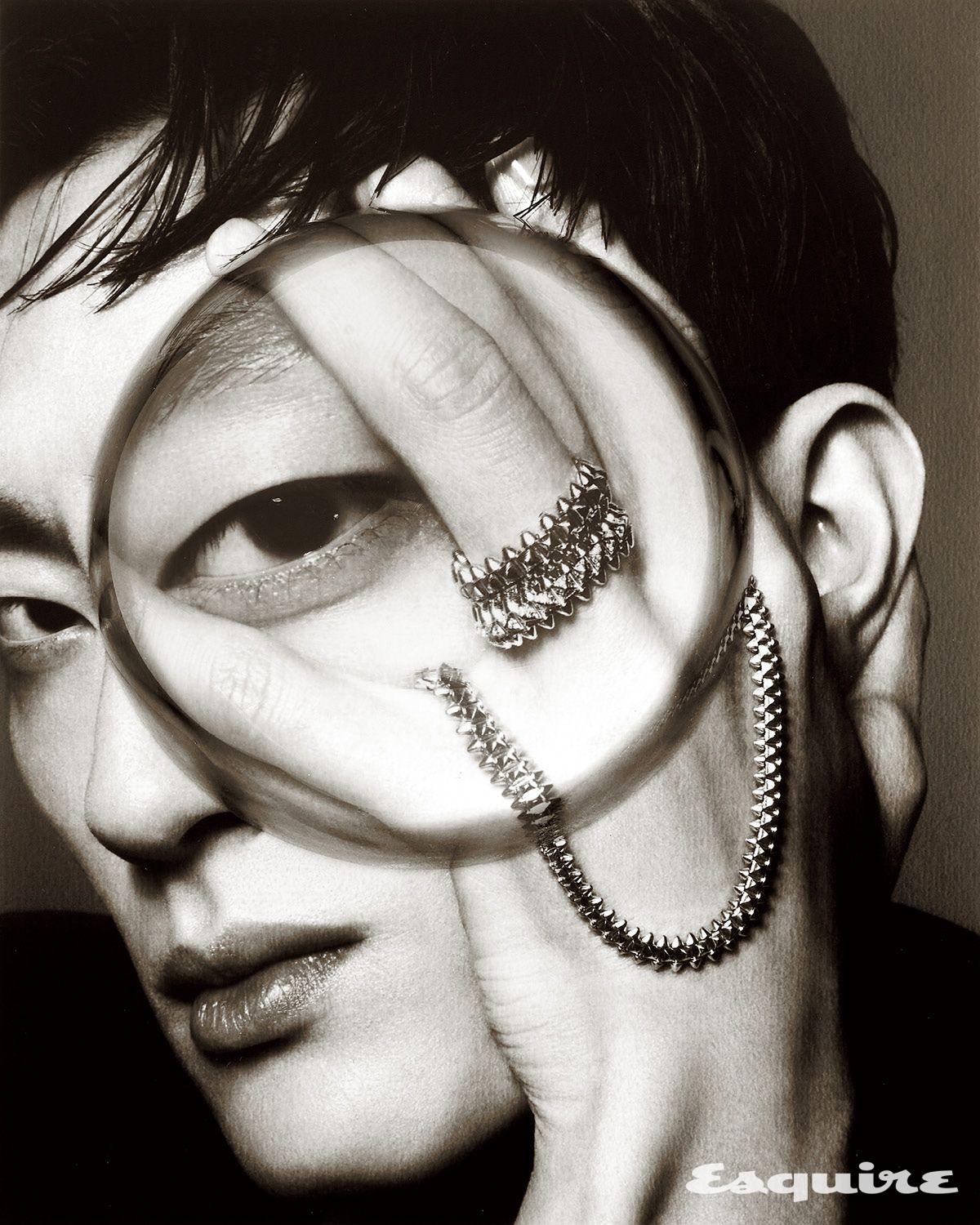 클래쉬 드 까르띠에 스몰 링, 다이아몬드를 파베 세팅한 클래쉬 드 까르띠에 스몰 링, 클래쉬 드 까르띠에 롱 네크리스.