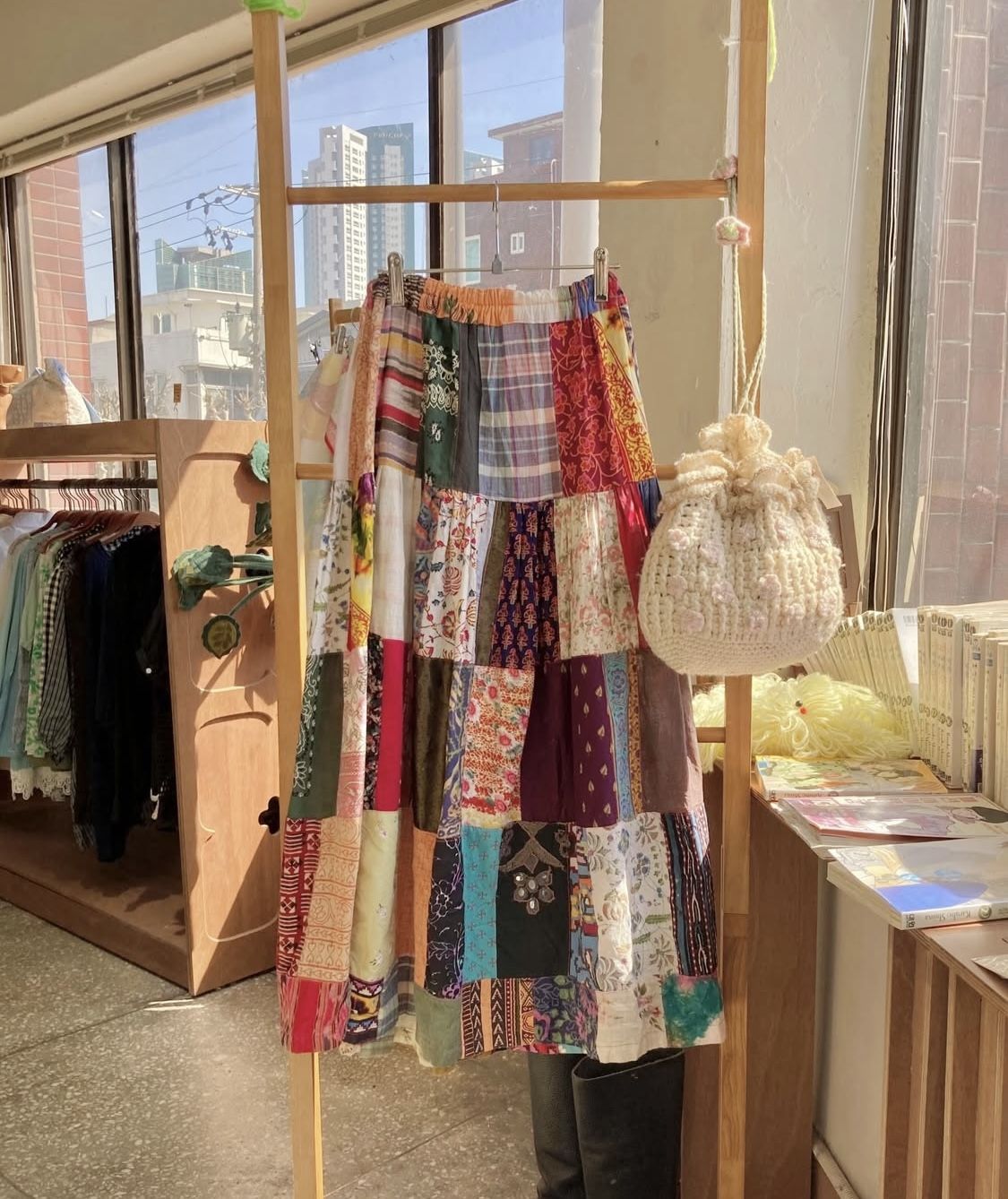 서울 마포구 동교로 39 2층 지구샵 / 사진출처: 업체 인스타그램