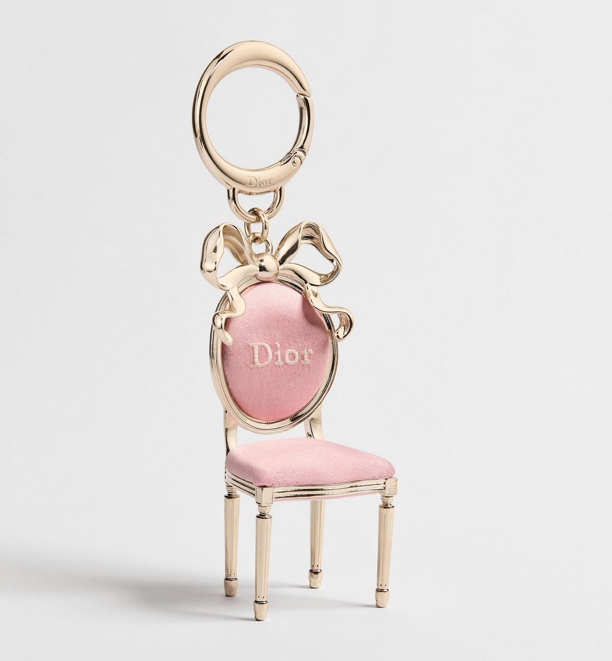 앙증맞은 디올 백 참 / 이미지 출처: dior.com