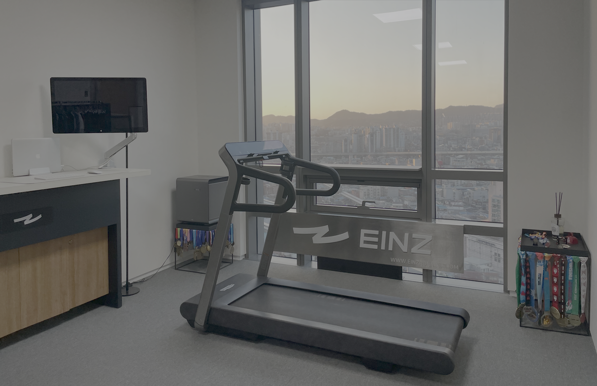 멋진 뷰를 바라보며 러닝 자세를 교정할 수 있다. / 이미지 출처: 아인즈 러닝랩 공식 홈페이지