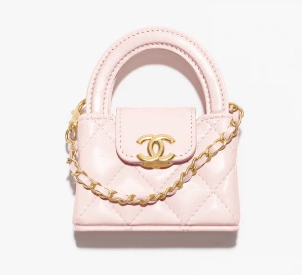 낭만 가득한 샤넬 백 참 / 이미지 출처: chanel.com
