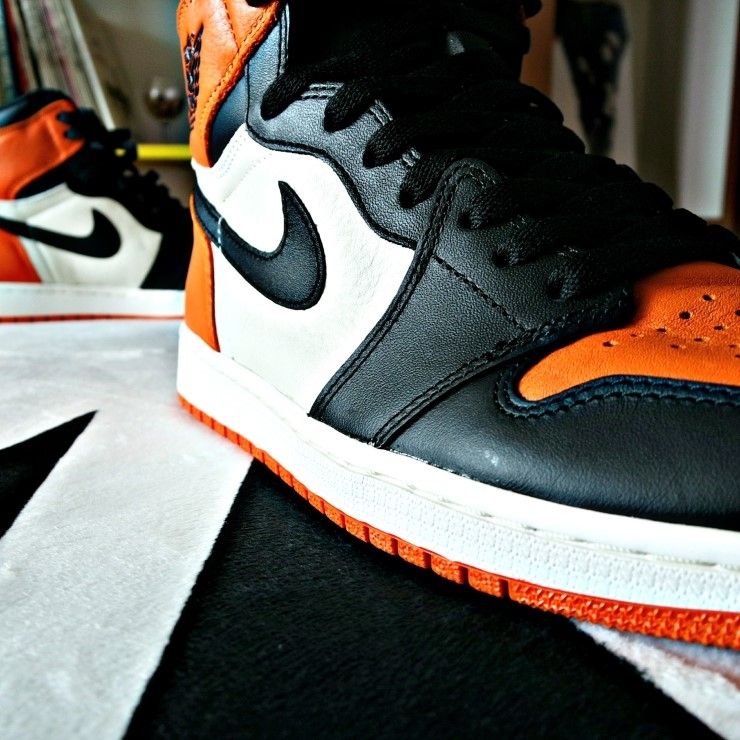 에어조던1 하이 쉐터드 백보드 / 이미지 출처: 필자 촬영