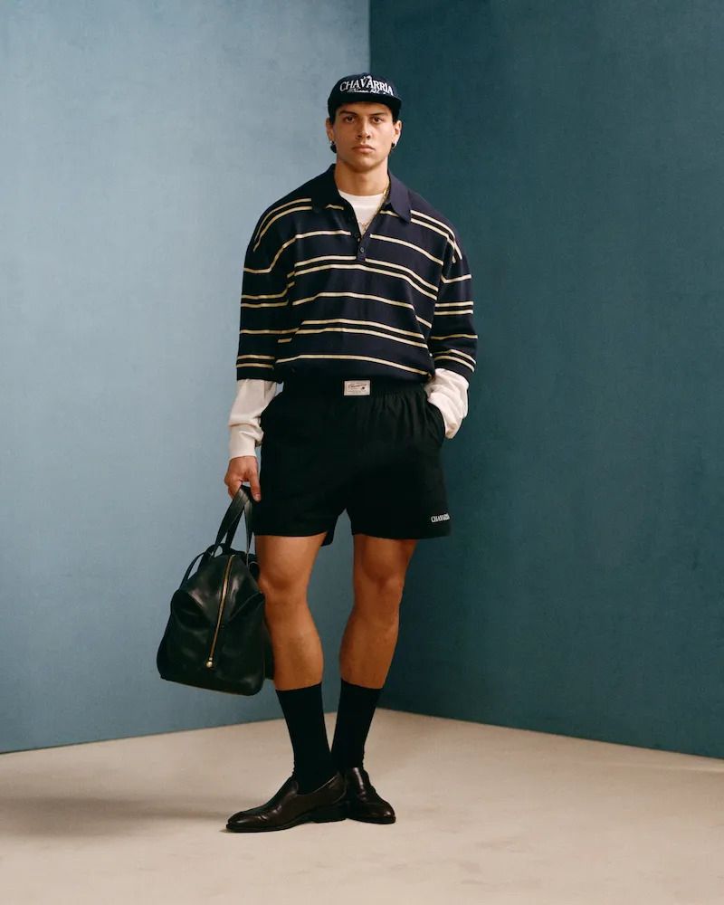 윌리 차바리아의 볼드하며 낭만적인 실루엣을 잃지 않은 콜라보레이션 제품들 | 출처: ZARA