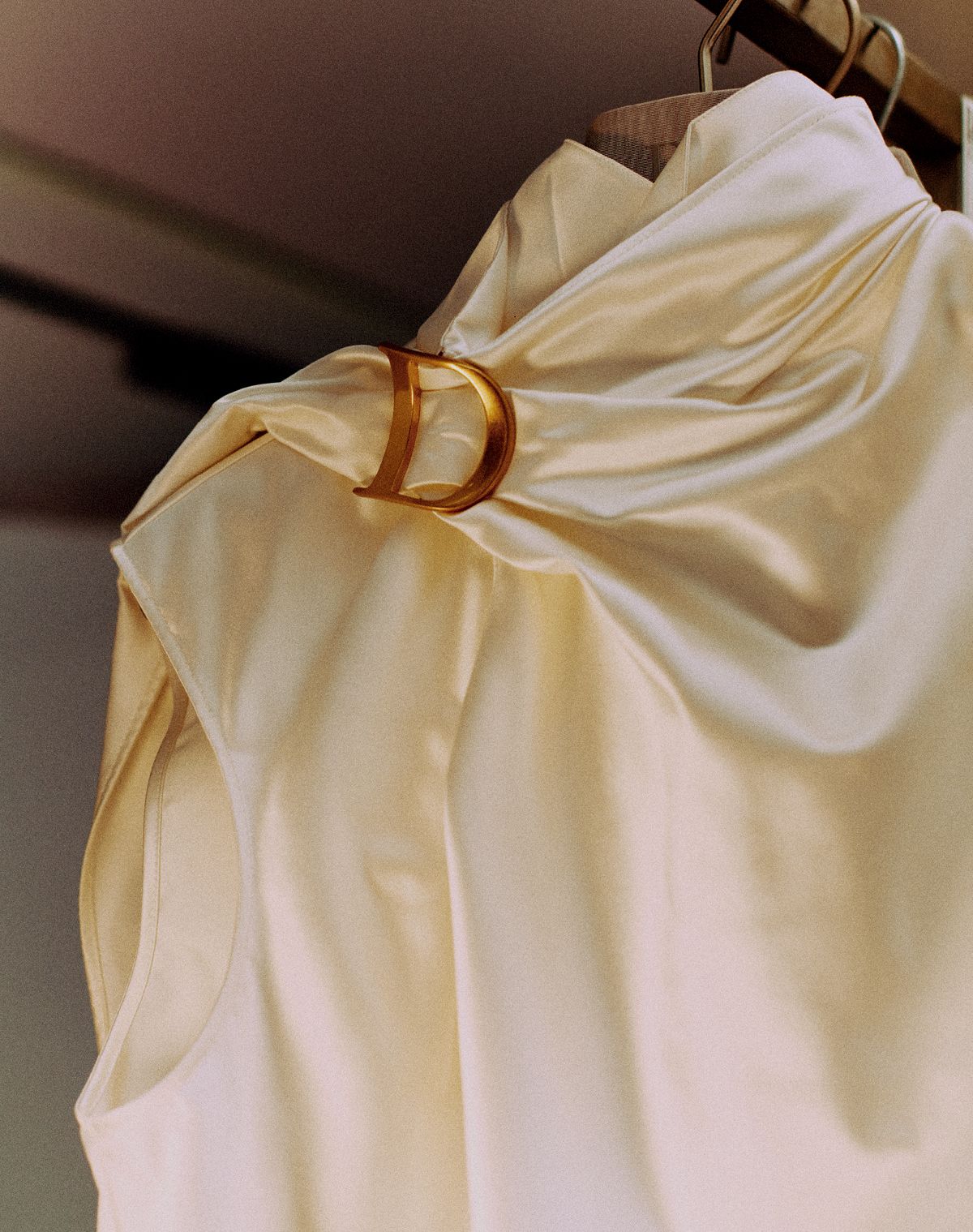 파리 디올 레디투웨어 아틀리에에서 2026 Winter 남성복 컬렉션을 준비하는 모습