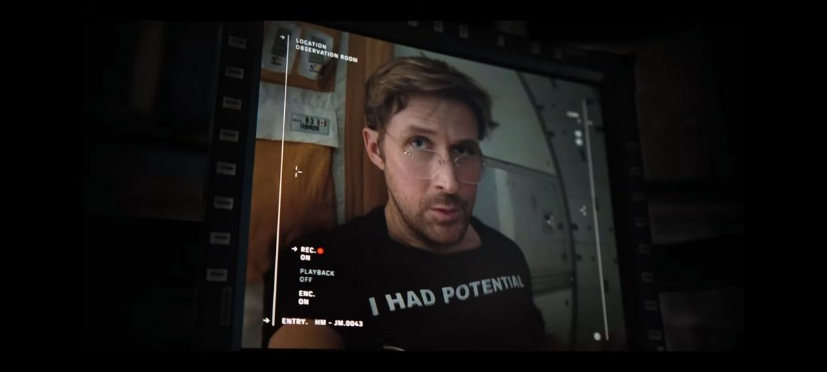 알고 보면 웃음이 나오는 유머러스한 프린팅 티셔츠 / 이미지 출처: Amazon Content Services LLC.