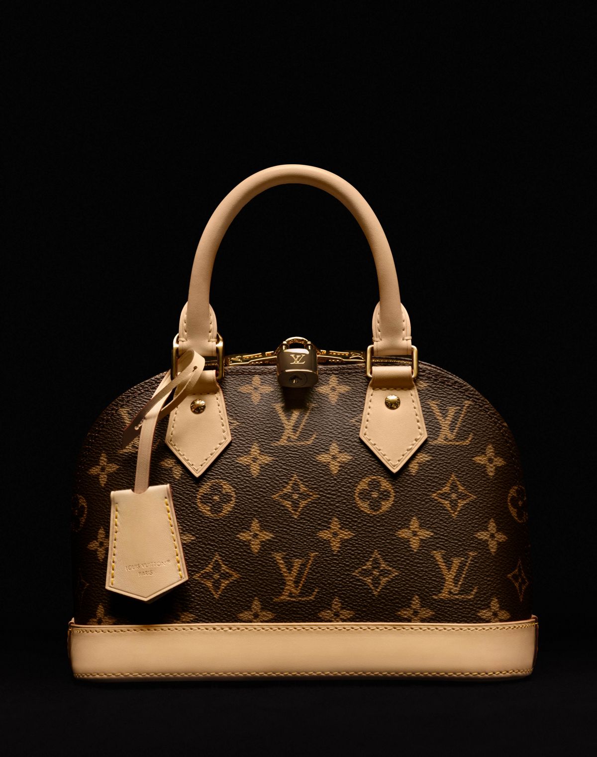 파리 알마 광장에서 이름과 형태를 딴 알마 백. 