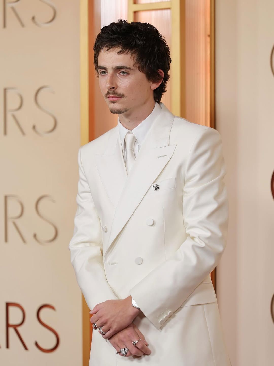 어반 위르겐센의 UJ-2 워치를 착용한 티모시 샬라메 / 이미지 출처: 인스타그램 @theacademy