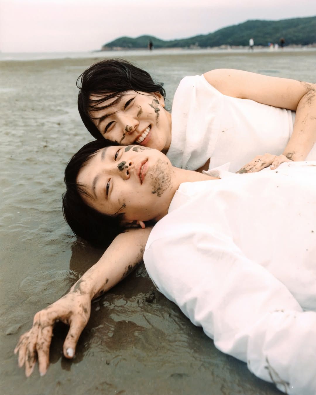 개성 넘치는 실리카겔 김한주의 웨딩 스냅 / 이미지 출처: 인스타그램 @kimhanjooo