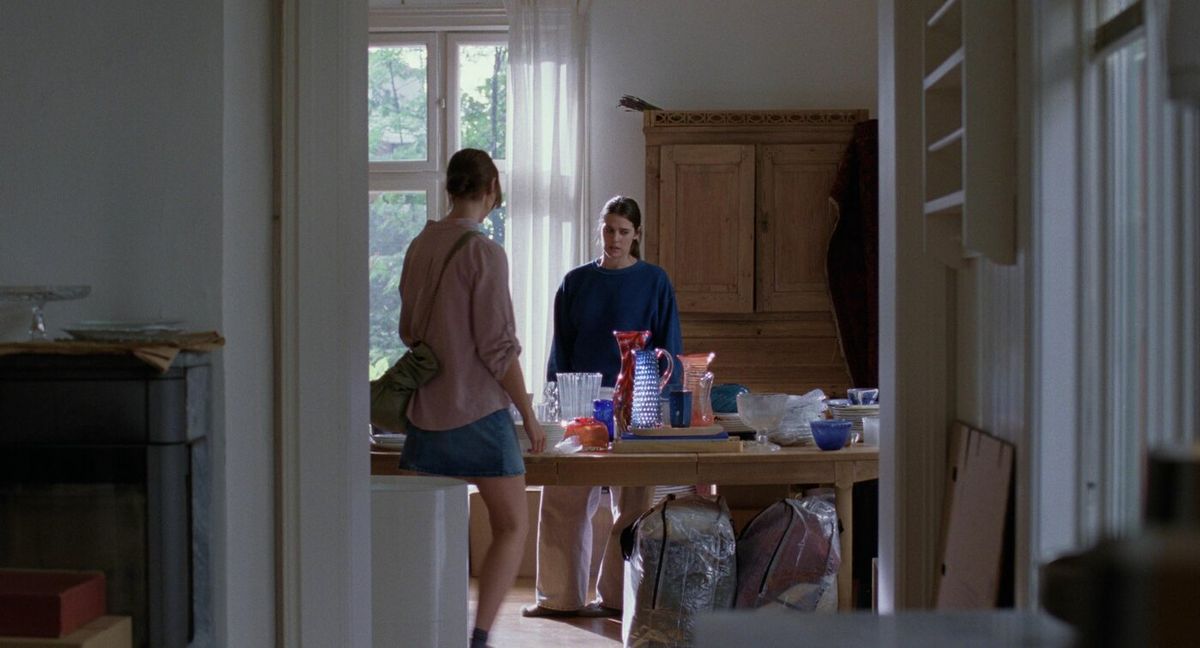 특유의 따스한 무드 세트 디자인을 느낄 수 있다. / 이미지 출처: Nordisk Film Norge