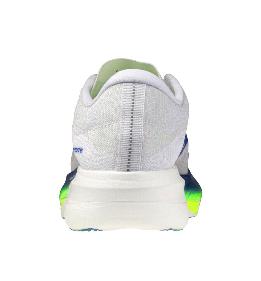 혁신적인 실루엣과 안정적인 지지력이 돋보이는 미즈노 하이퍼워프 엘리트 / 이미지 출처: mizuno.com