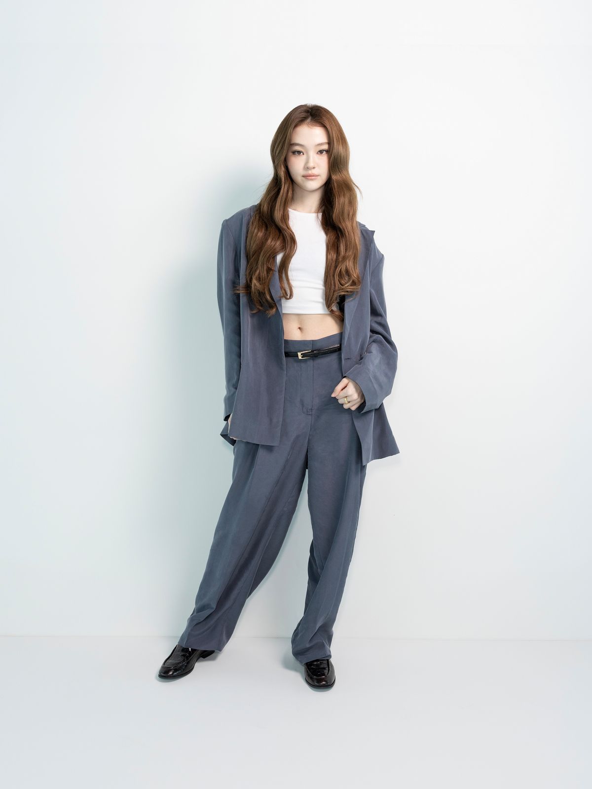 코스 쇼에 참석한 미야오 엘라 | 출처: COS