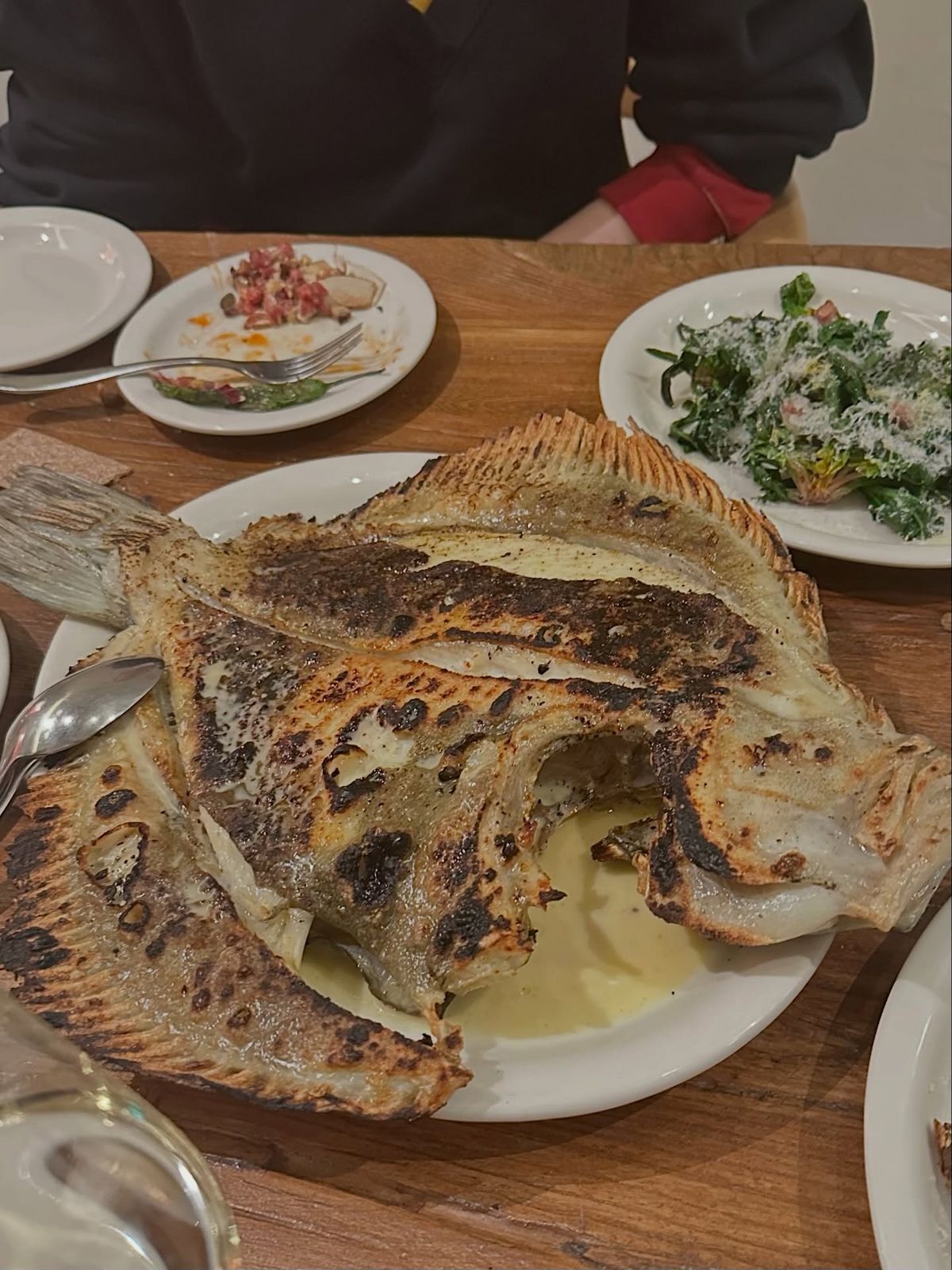 나나가 포노 부오노에서 주문한 메뉴는 ‘오늘의 생선 구이.’ 이미지 출처 : 인스타그램 @jin_a_nana