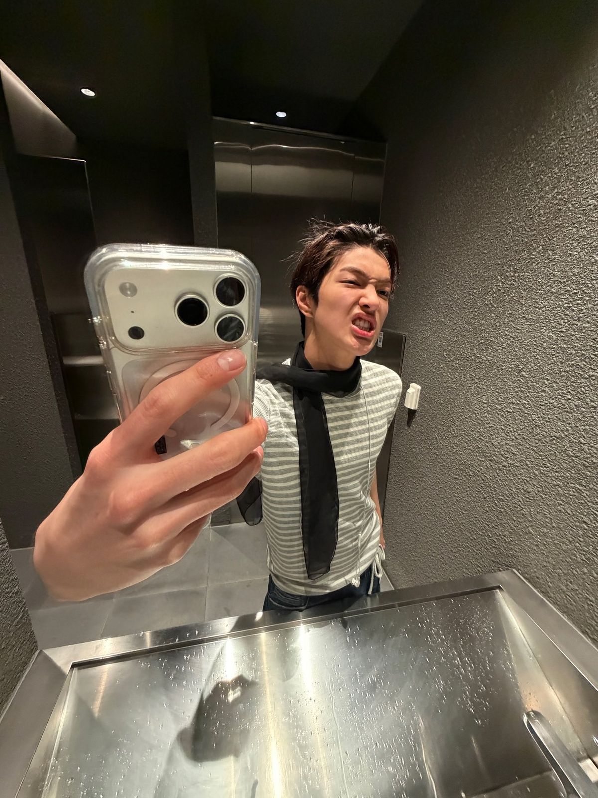 만우절 기념 서로를 코스프레한 멤버들 / 이미지 출처: 인스타그램 @cortis