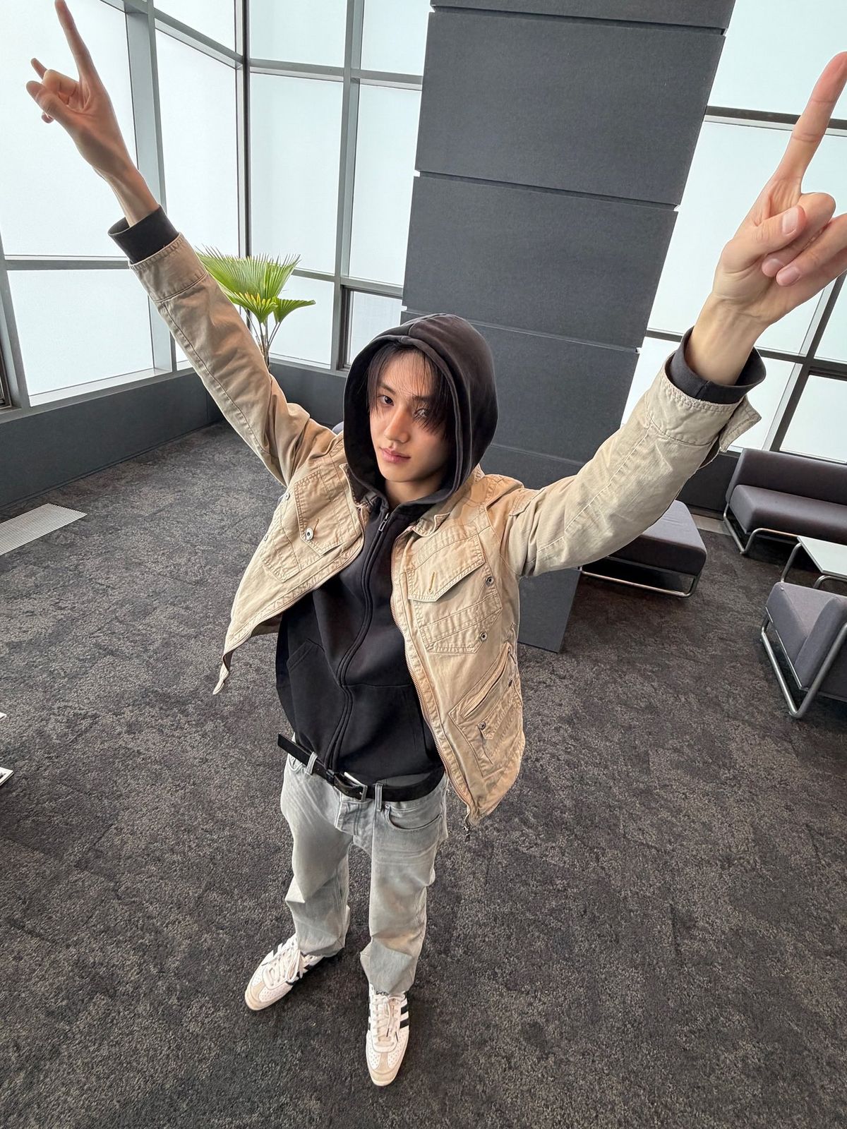 만우절 기념 서로를 코스프레한 멤버들 / 이미지 출처: 인스타그램 @cortis