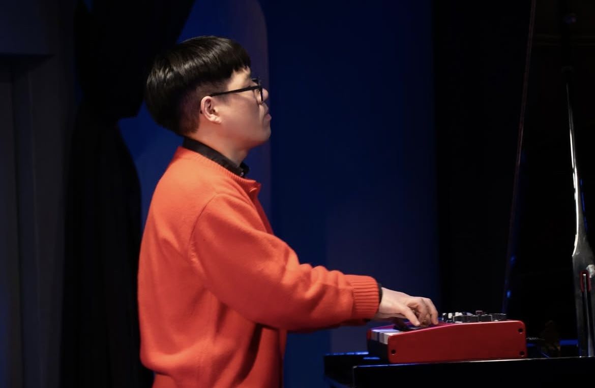 윤석철 재즈 피아니스트의 연주하는 모습이다. / 출처: 윤석철 인스타그램(@scjazzy)