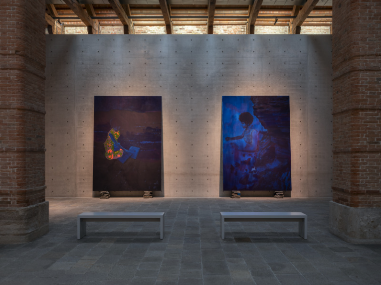 전시 중인 로나 심슨의 작품 / 이미지 출처: 보테가 베네타.