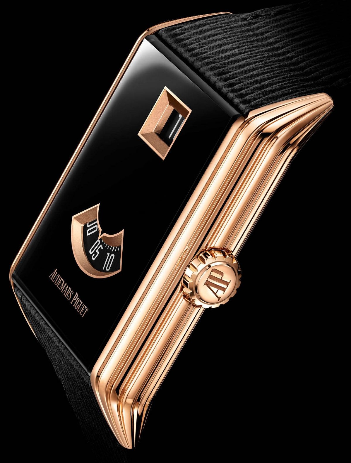 케이스 양 옆 가드룬 장식이 러그까지 이어지는 네오 프레임 점핑 아워의 우아한 실루엣 / 이미지 출처: 오데마 피게