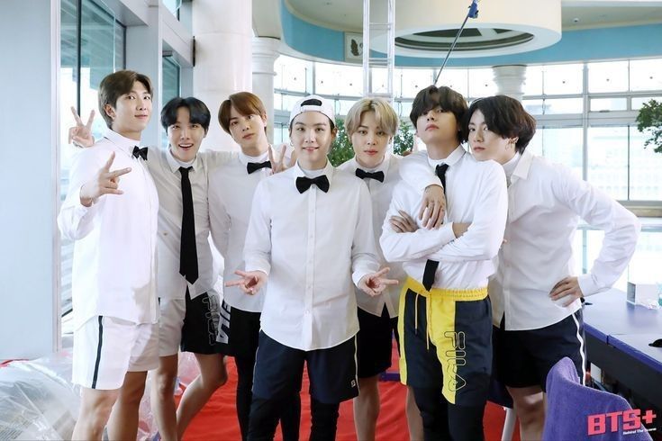 BTS 멤버들의 <Run BTS! 토론 에피소드(2021)> 비하인드 컷. / 이미지 출처: BTS+