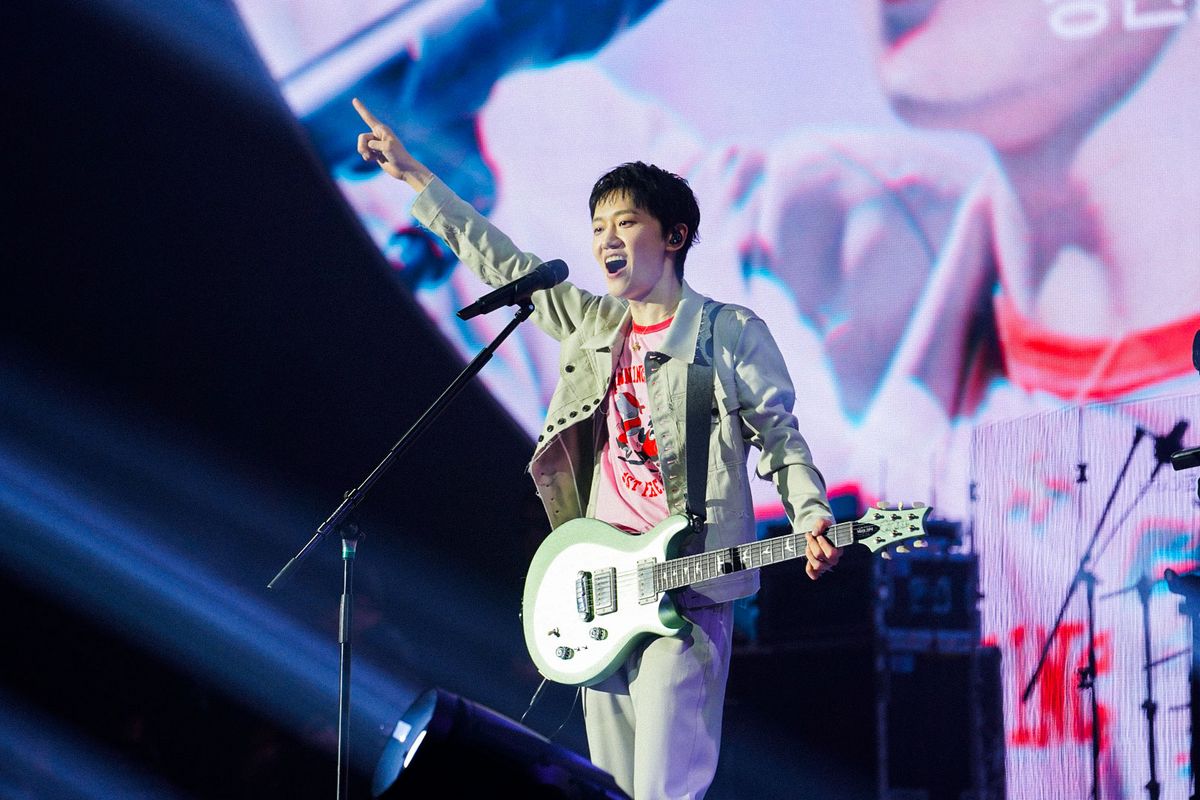 하현상 comment "공연 2일 차예요. 너무 행복합니다"