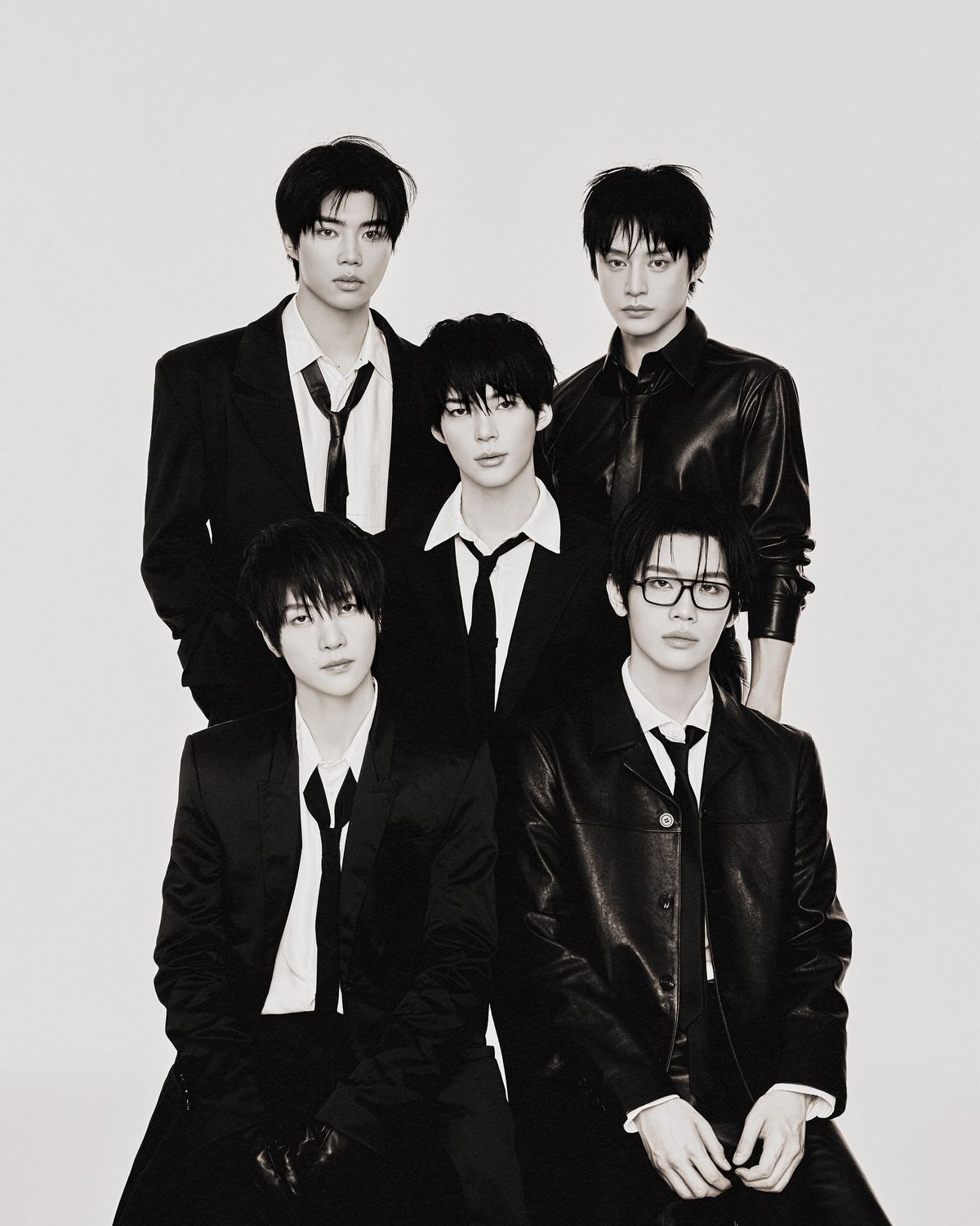 새로운 프로필을 공개한 제로베이스원 5인/ 인스타그램 @zb1official