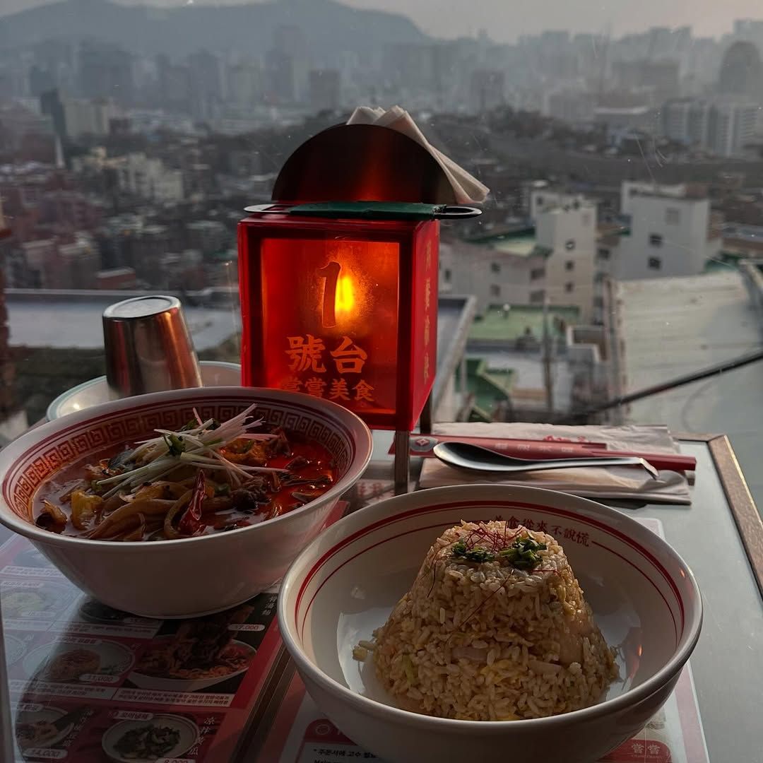 멋진 뷰에서 홍콩 음식을 즐길 수 있는 ‘창창’ / 이미지 출처: 가게 인스타그램