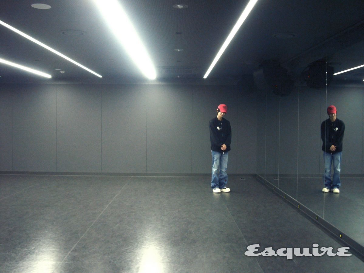 미니 4집 'My First Kick(마이 퍼스트 킥)' 발매를 기념해 인터뷰를 진행한 킥플립 동화