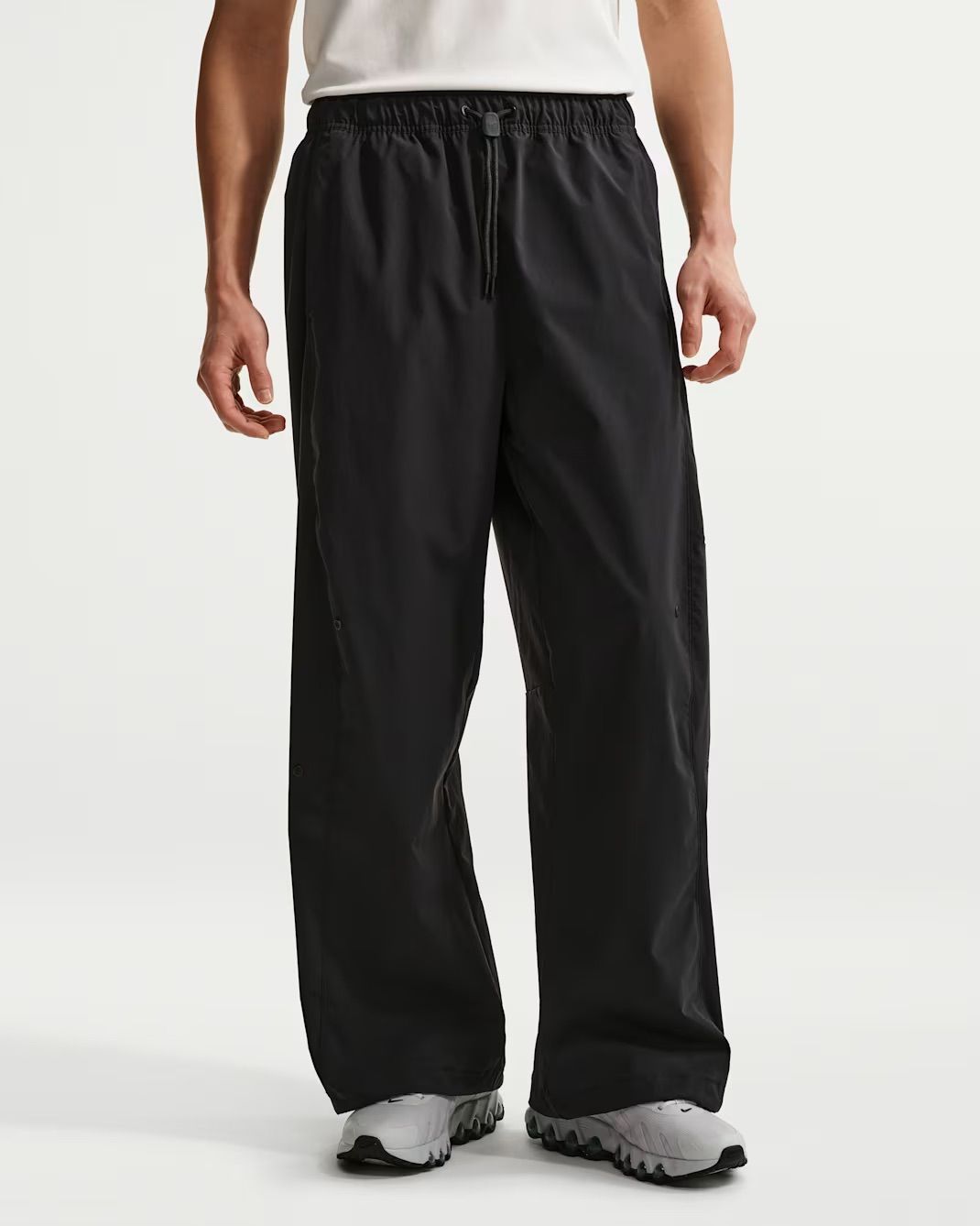 조임 끈이 달린 신축성 있는 허리밴드 / 이미지 출처: 나이키 