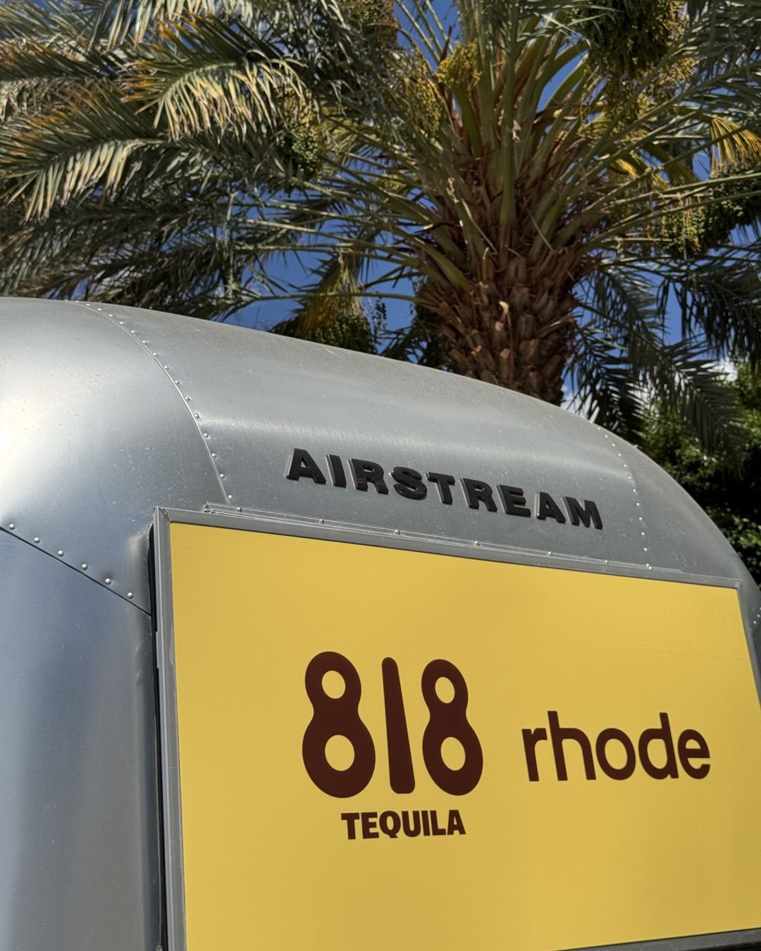 로드 X 818 테킬라 코첼라 협업 부스 / 이미지 출처: 인스타그램 @rhode