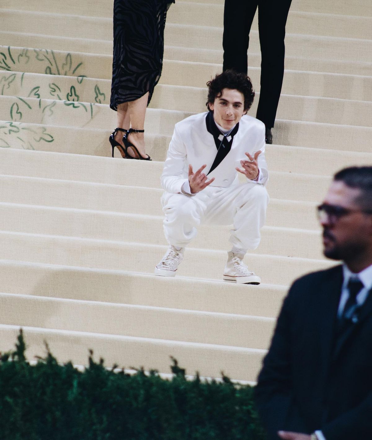 대표 제품인 척 모델부터 원스타, 그리고 다양한 협업 모델까지. 그의 컨버스 차트가 따로 존재할 정도로 다양한 컨버스를 즐긴다. / 이미지 출처: 인스타그램 @tchalamet @billieeilish @tchallamett 