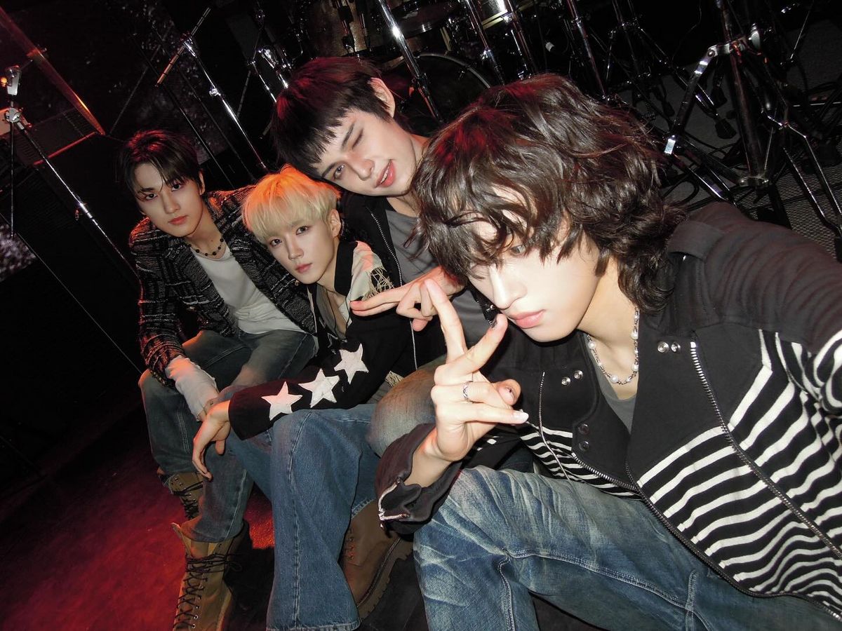 4월 26일 어썸뮤직페스티벌에서 공연하는 에이엠피 / 이미지 출처: 인스타그램 @axmxp_official