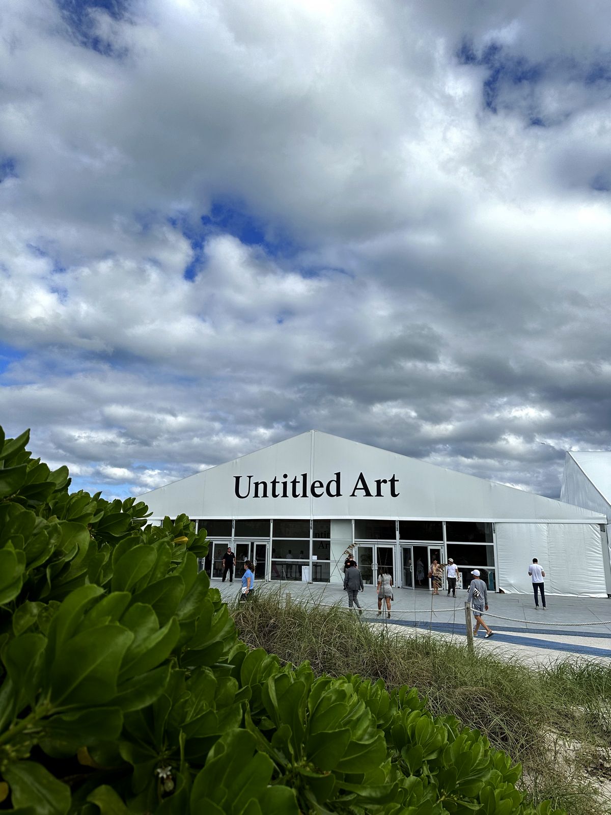 마이애미 비치 해변에서 열리는 페어 / 이미지 출처: 필자 촬영