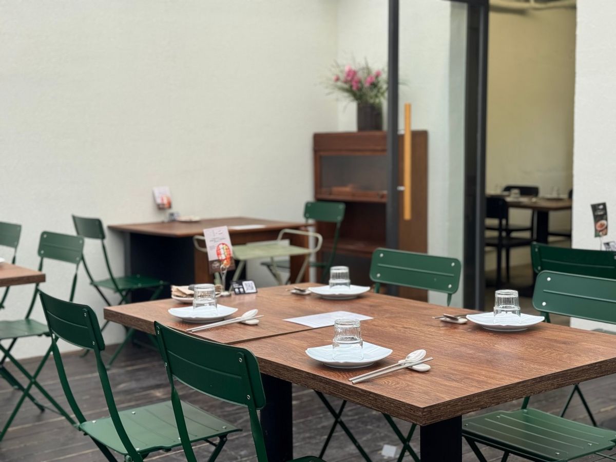 1층은 반찬 가게, 2층은 식사와 주류를 즐길 수 있는 펍으로 운영한다. / 출처: 마마리 펍 네이버지도 업체 등록