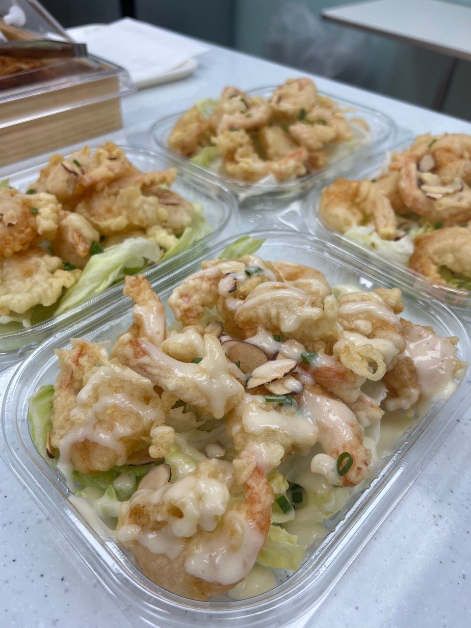 네이버 밴드를 통해 다음날 반찬 리스트를 미리 확인하고 예약할 수 있다. / 출처: 청솔찬 네이버지도 업체 등록