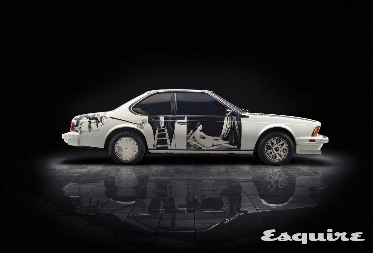 전시된 반대편에 있는 ‘회색조의 오달리스크’의 모습. 