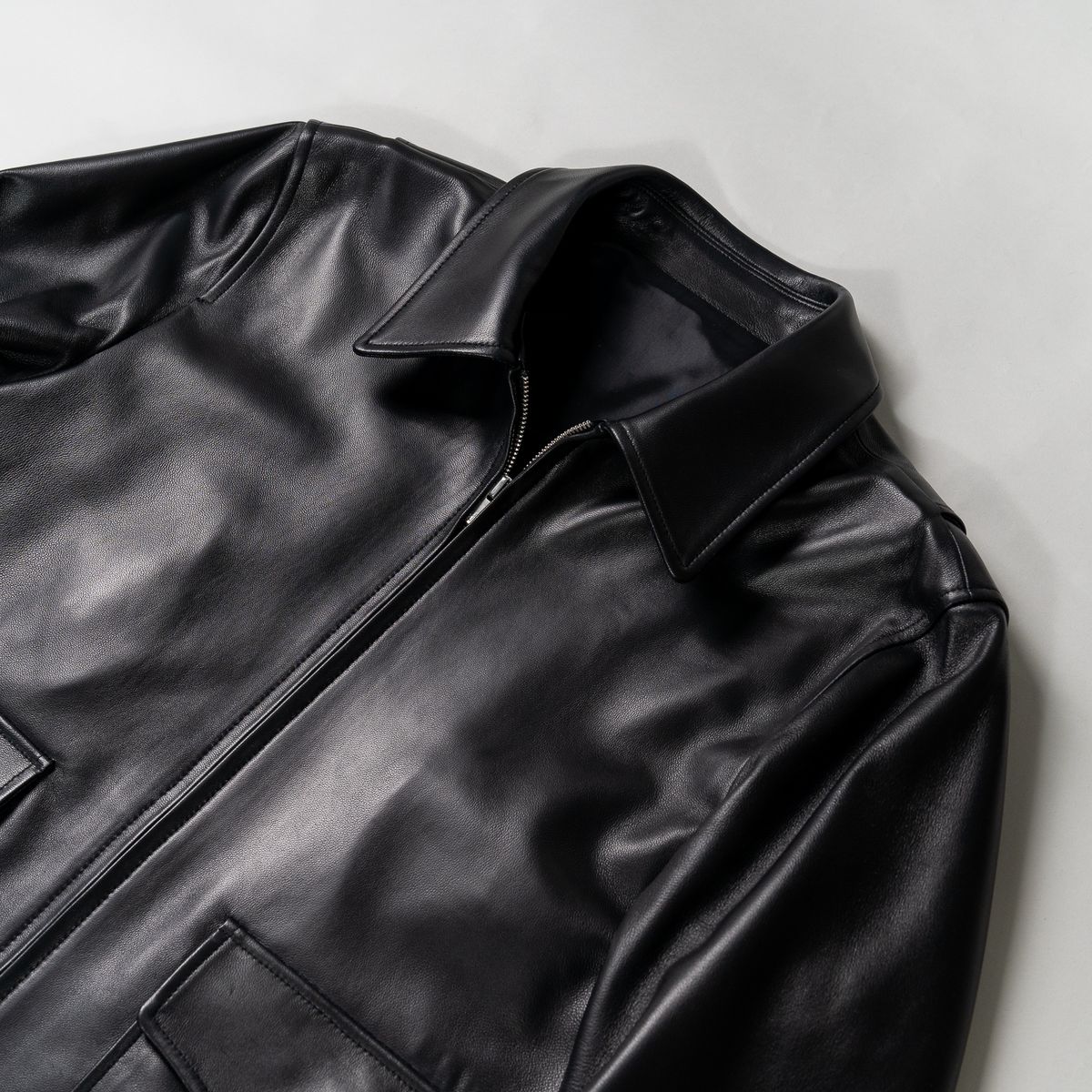 벌브 램스킨 레더 자켓 / 이미지 출처: 벌브 블로그