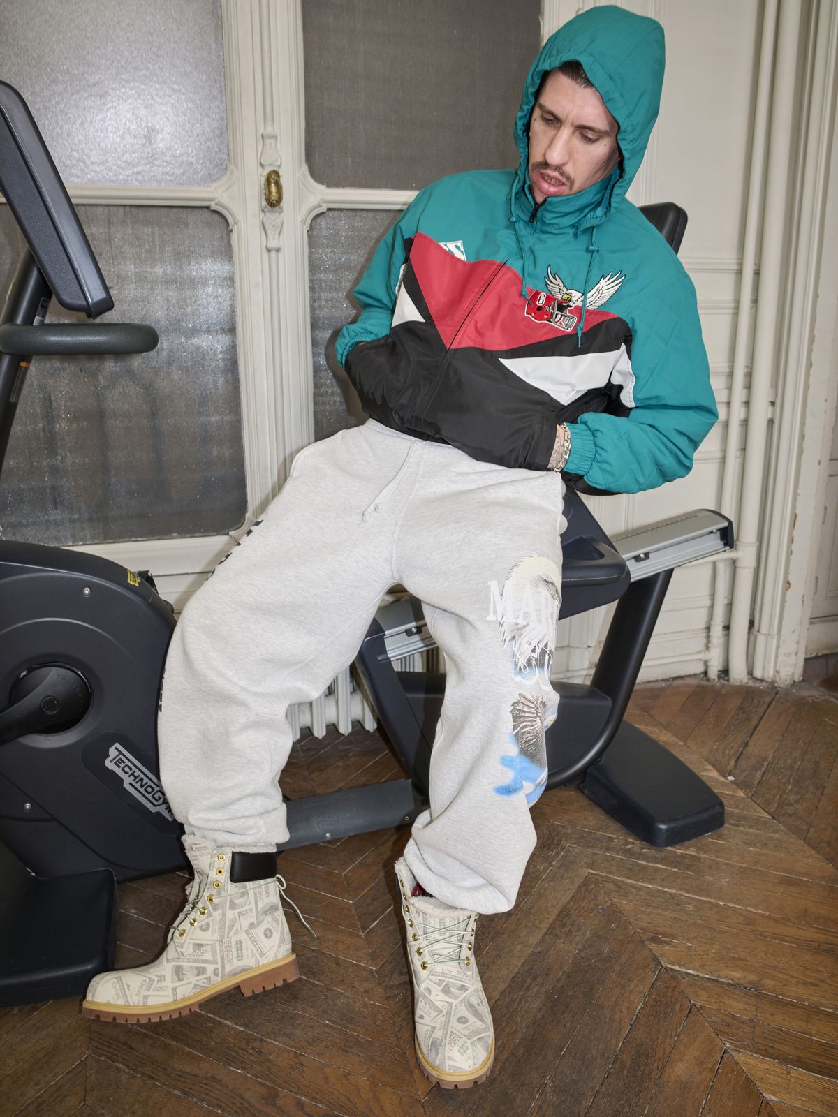 슈프림 x MM6 메종 마르지엘라의 26 S/S 컬렉션 제품 이미지 / 이미지 출처: 메종 마르지엘라. 