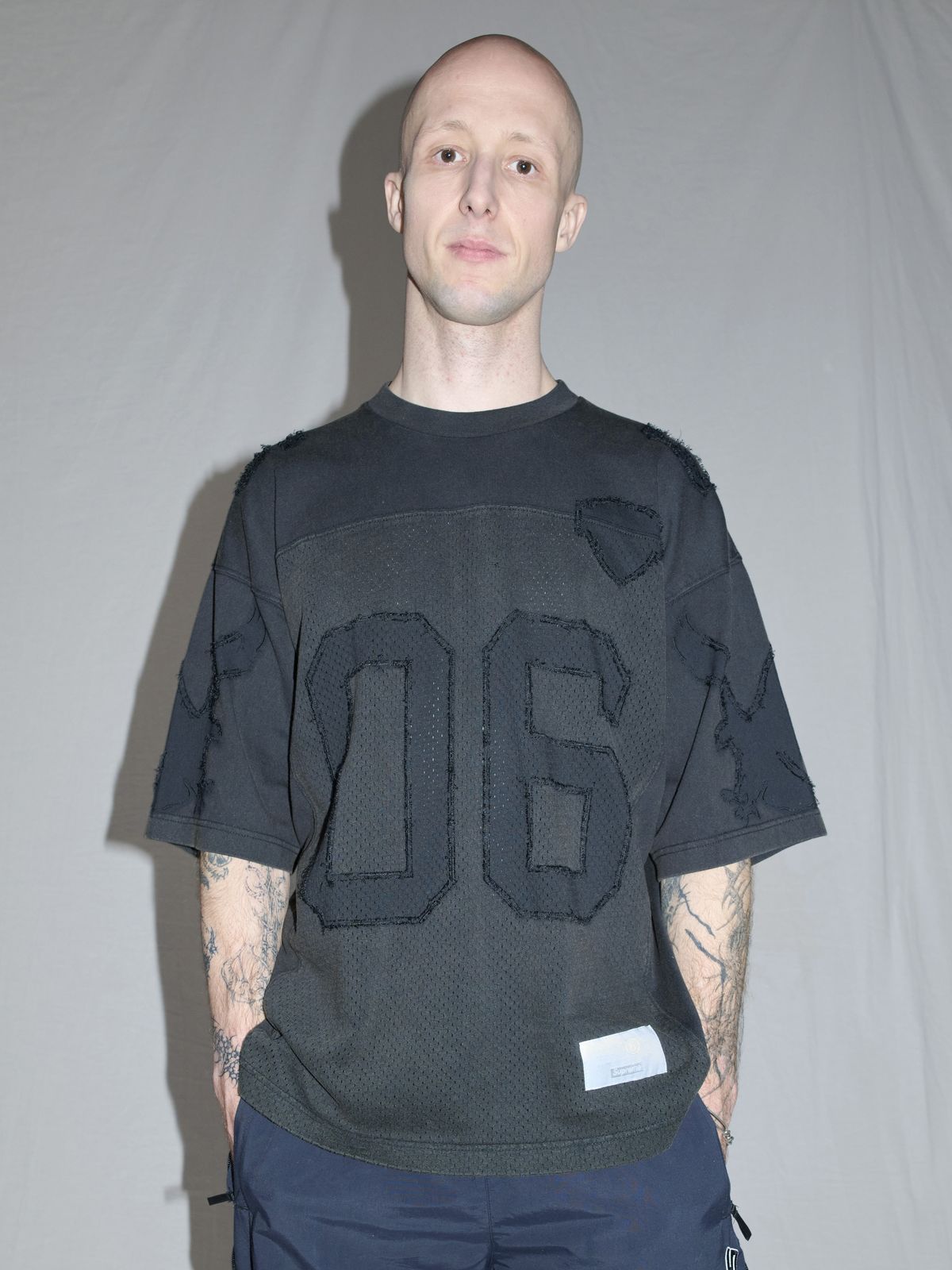 슈프림 x MM6 메종 마르지엘라의 26 S/S 컬렉션 제품 이미지 / 이미지 출처: 메종 마르지엘라. 