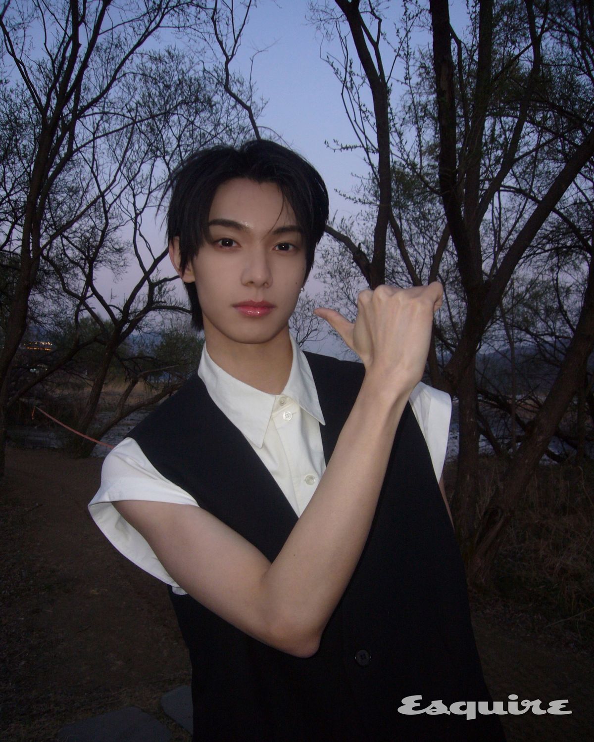 에스콰이어 화보 촬영장에서 플레어 유, 립우