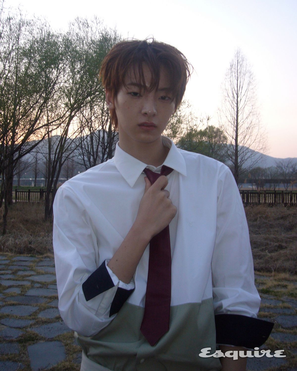 에스콰이어 화보 촬영장에서 플레어 유, 우진