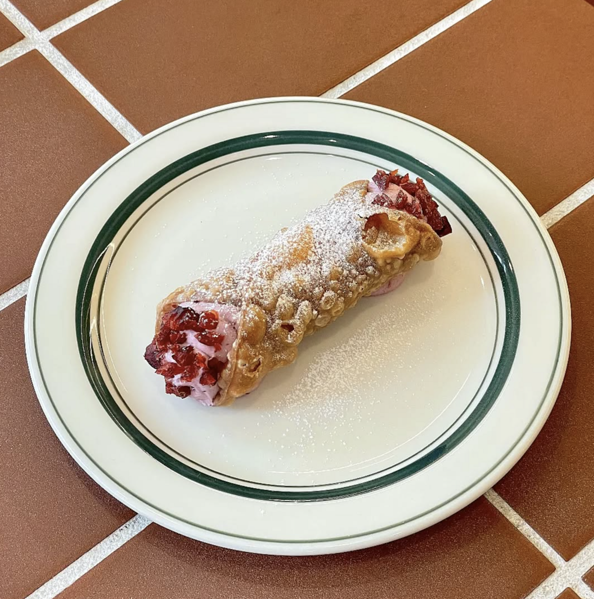 나폴리 대표 디저트를 재해석한 성민수 파티시에의 ‘트레스드’