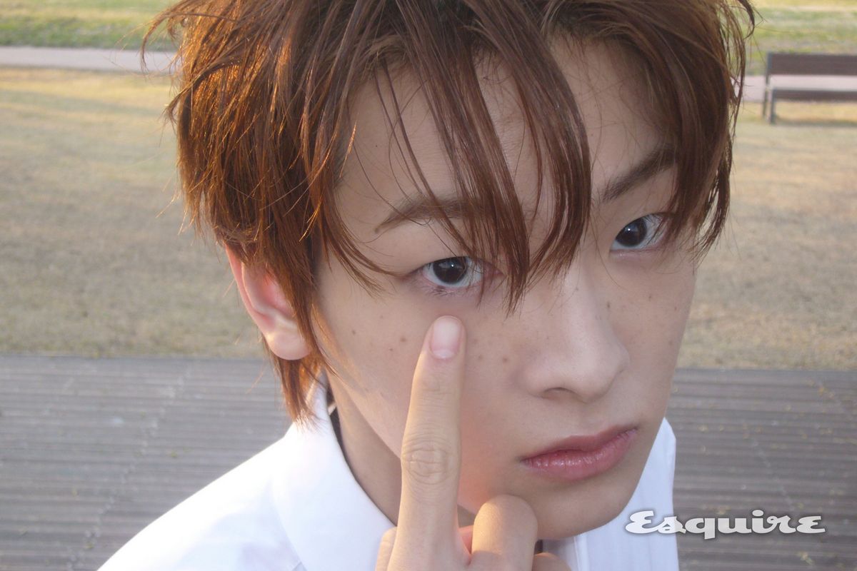 에스콰이어 화보 촬영장에서 플레어 유, 우진