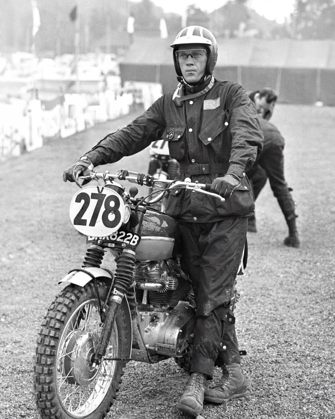 스티브 맥퀸이 신은 레드윙 부츠 / 이미지 출처: 레드윙