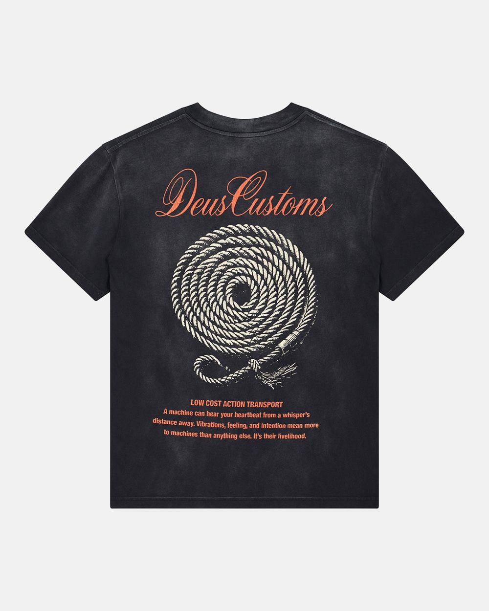 뒷면 디자인 역시 스트리트 무드를 완성한다 / 이미지 출처: 데우스 엑스 마키나