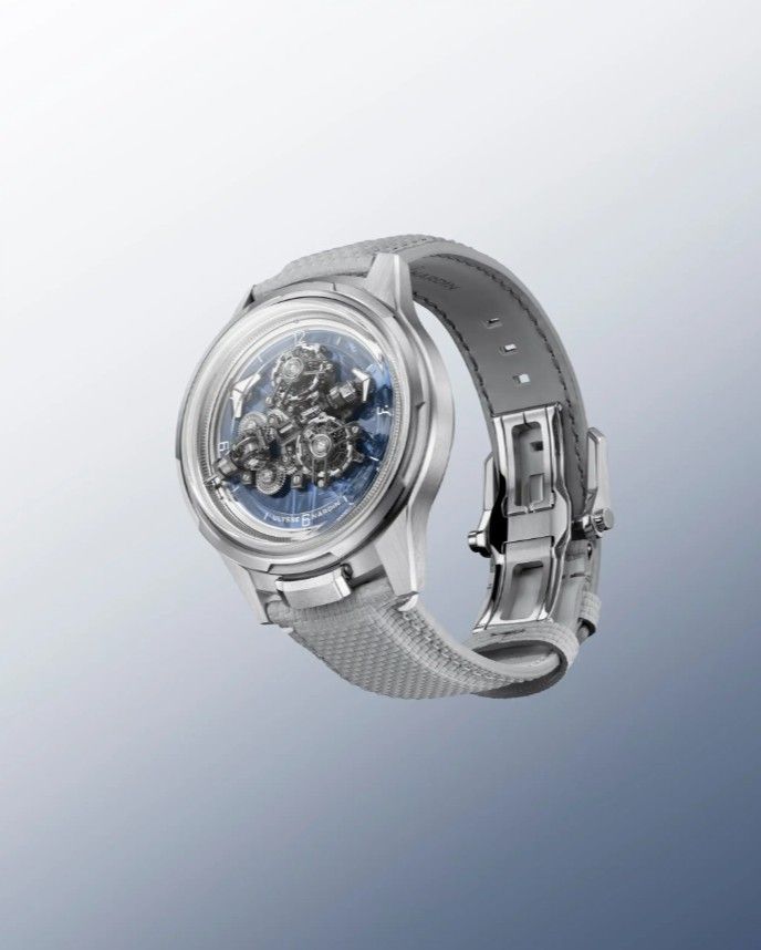 세계 최초 자동 더블 투르비옹을 탑재한 율리스 나르덴 슈퍼 프릭 / 이미지 출처: 율리스