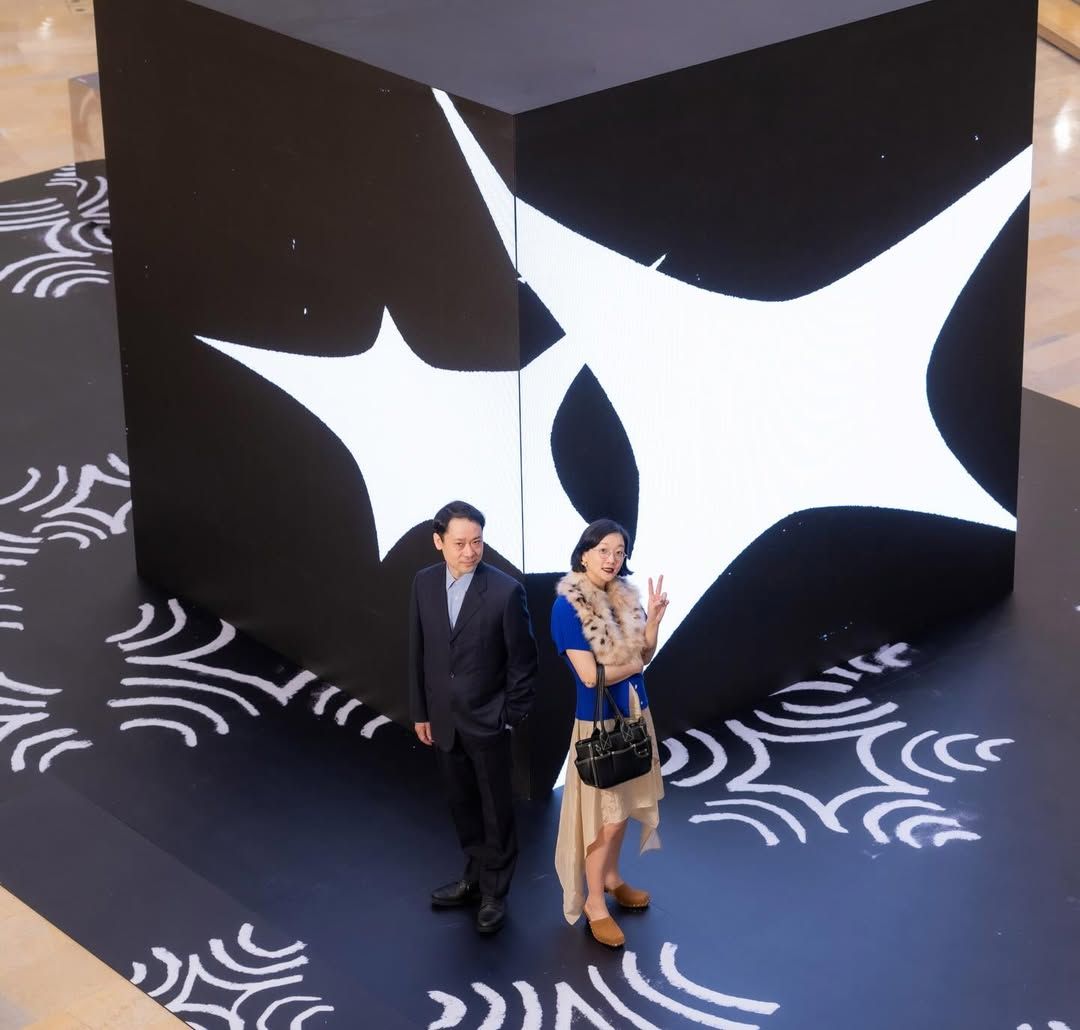 홍콩 퍼시픽플레이스에 설치된 <A String of Echo Traps> / 이미지 출처: @chrisunkim