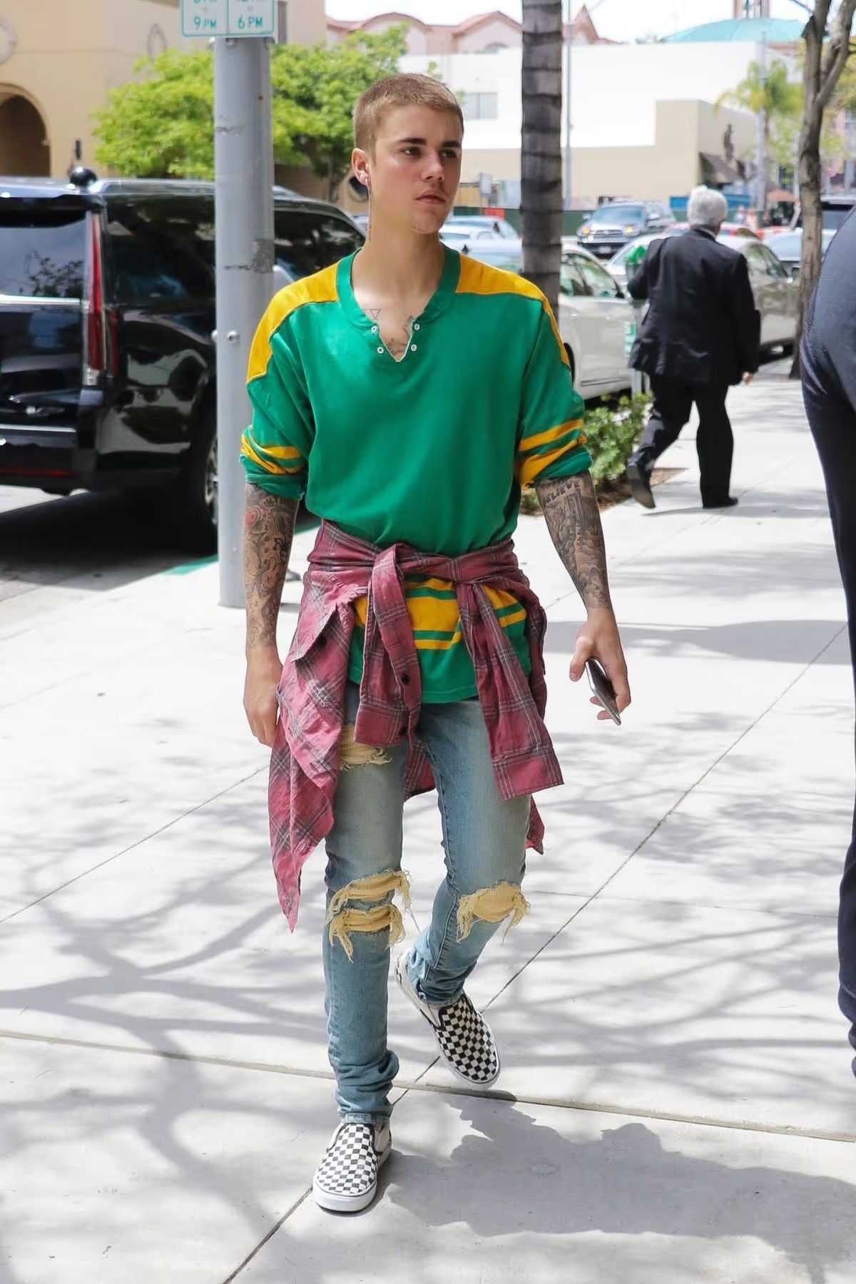 비버리 힐스에서 포착된 저스틴 비버. / 이미지 출처: XPOSUREPHOTOS.COM