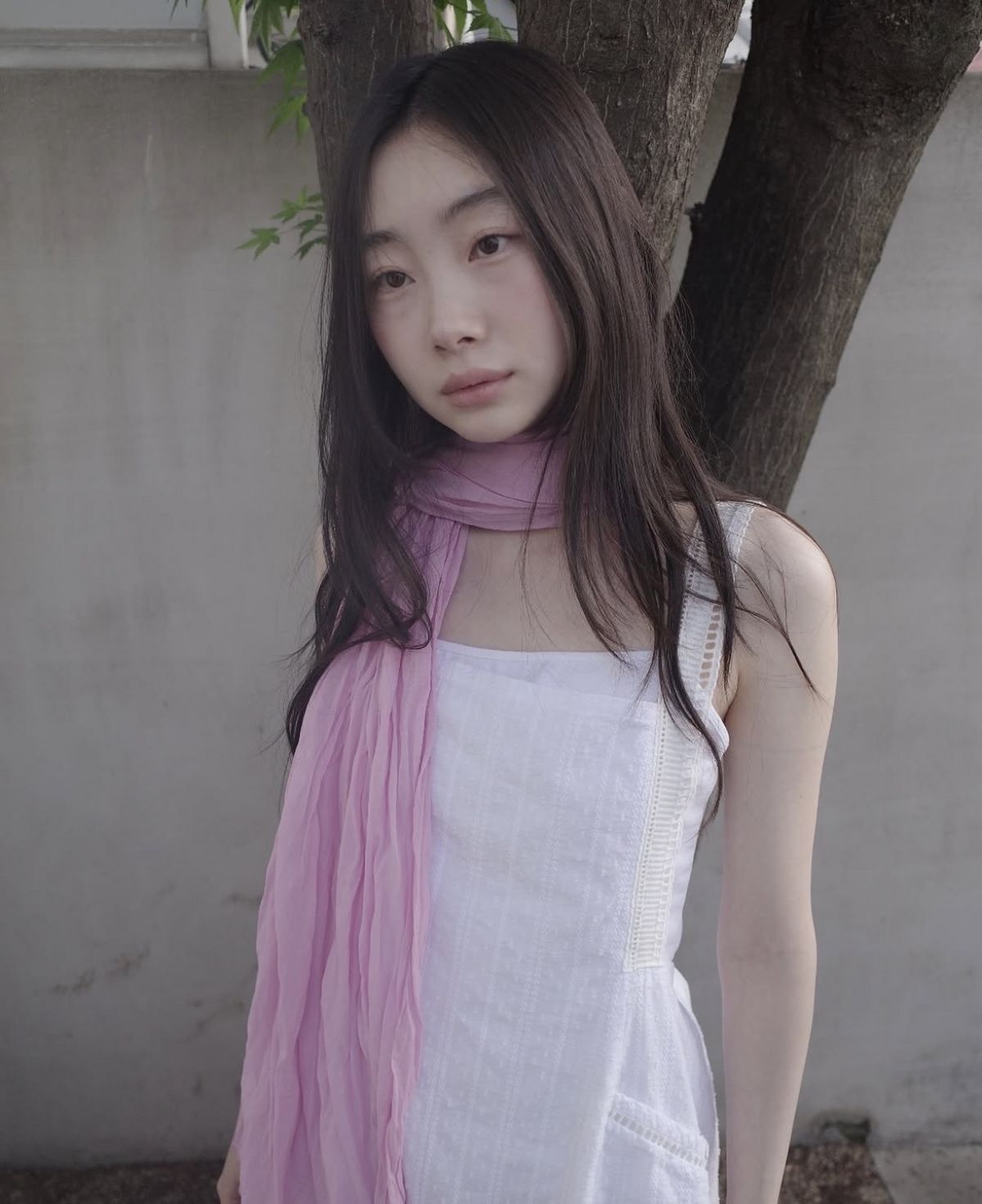 흐릿하게 번지는 컬러감과 내추럴한 눈매가 돋보이는 남영서 메이크업 / 이미지 출처: 남영서 인스타그램 @0west__