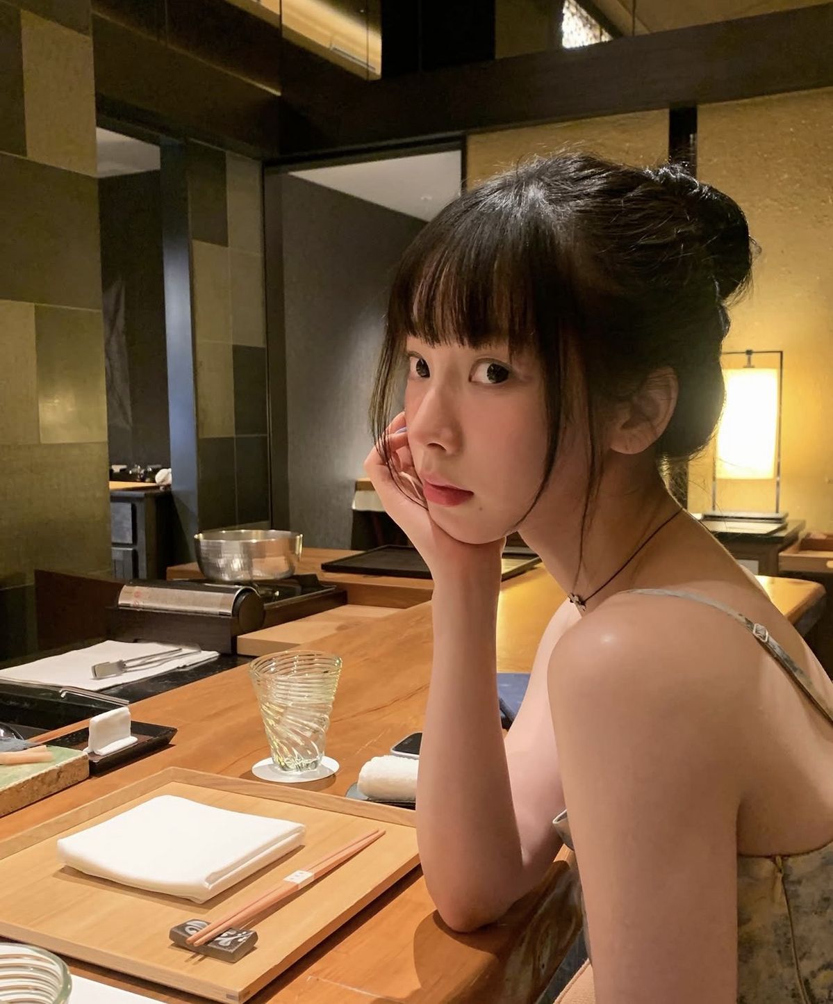 또렷한 이목구비에 부드러운 혈색을 더한 세련된 카리나 메이크업 / 이미지 출처: 카리나 인스타그램 @katarinabluu